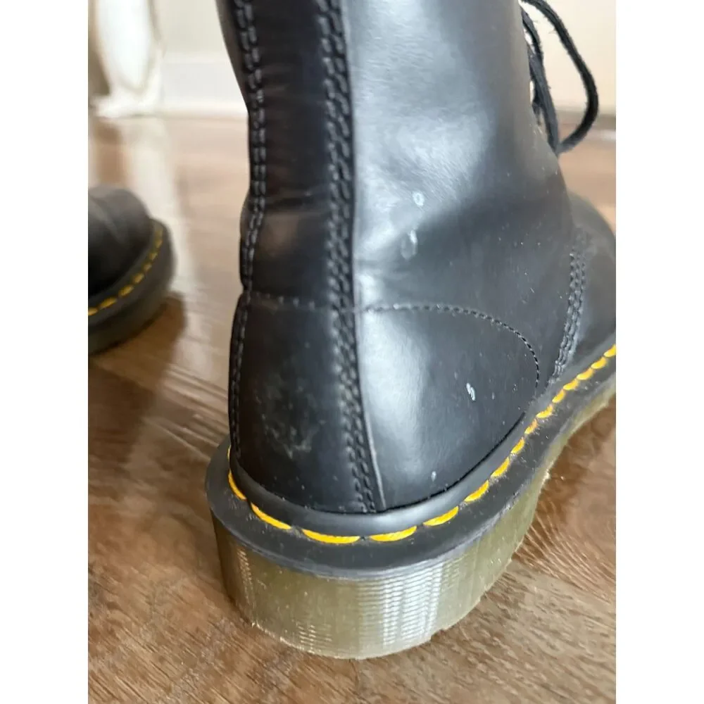 Dr. Martens 1460 Felix Black Vegan Leather 8-Eye Combat Boots US 6